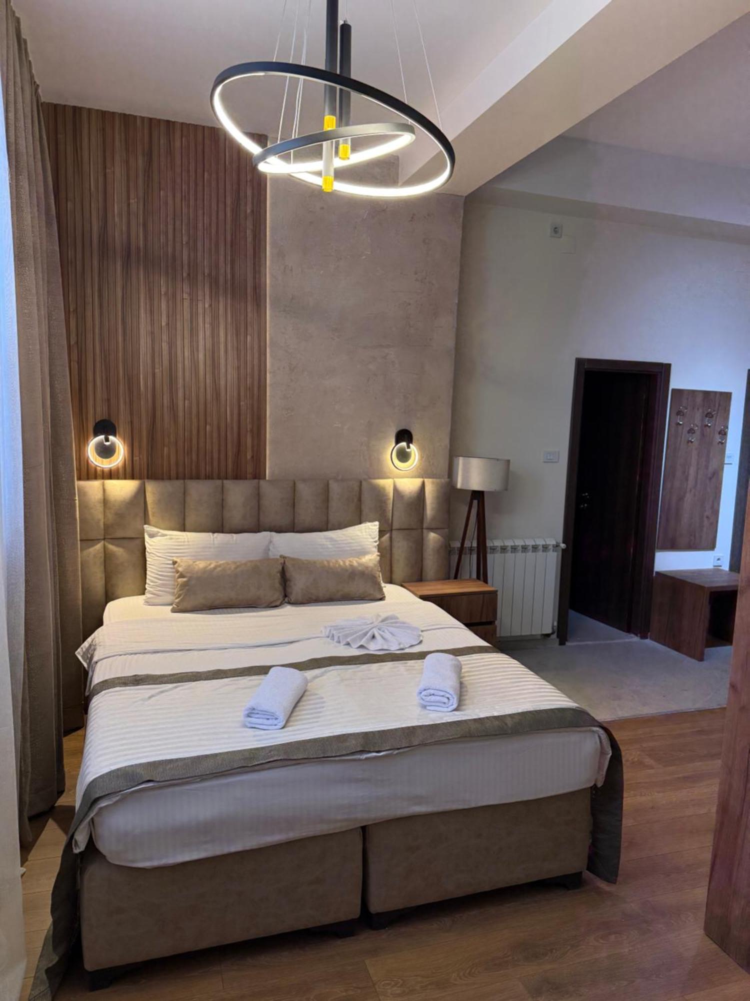 Apostolovic Plus Leskovac  Exteriör bild